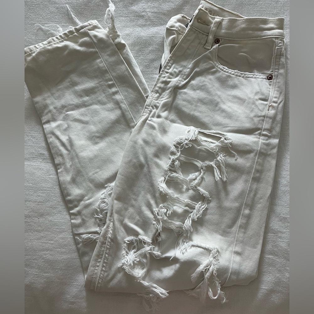 American Eagle boyfriend white jeans - size 4
